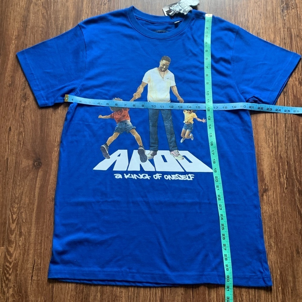 AKOO Men’s Graphic T-Shirt A King Short Sleeve Cotton Tee Blue Large NWT - Picture 3 of 8